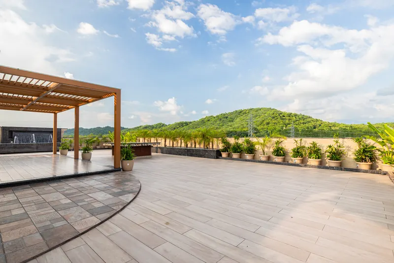 MDC residence rooftop terrace